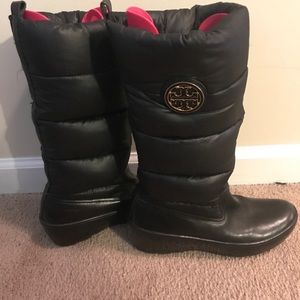 Tory Burch Wedge puffer boots Sz 8.5